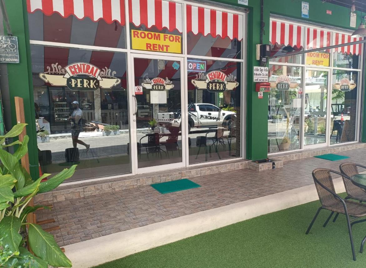Central Perk Hotel パトン エクステリア 写真
